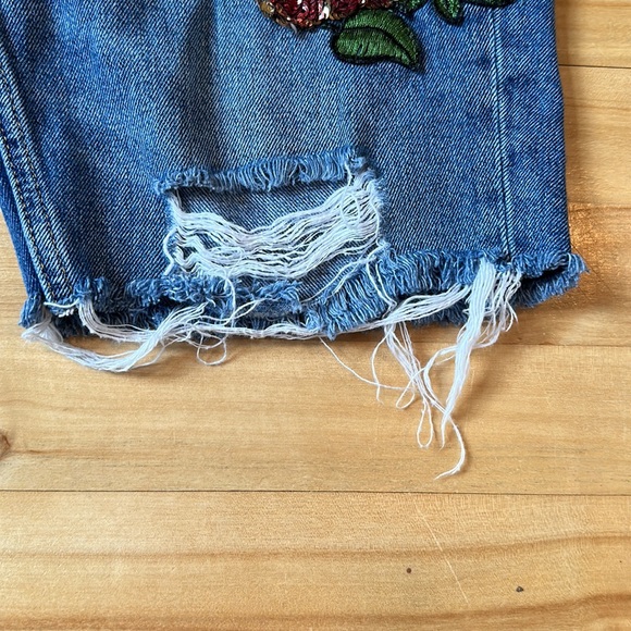 Zara denim shorts w/sequined rose applique, women’s size 2 - Picture 8 of 11